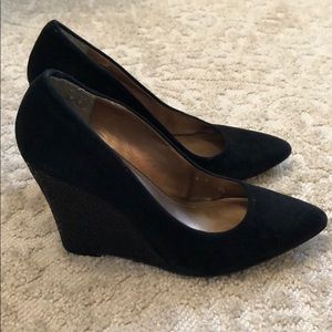 Black Wedges